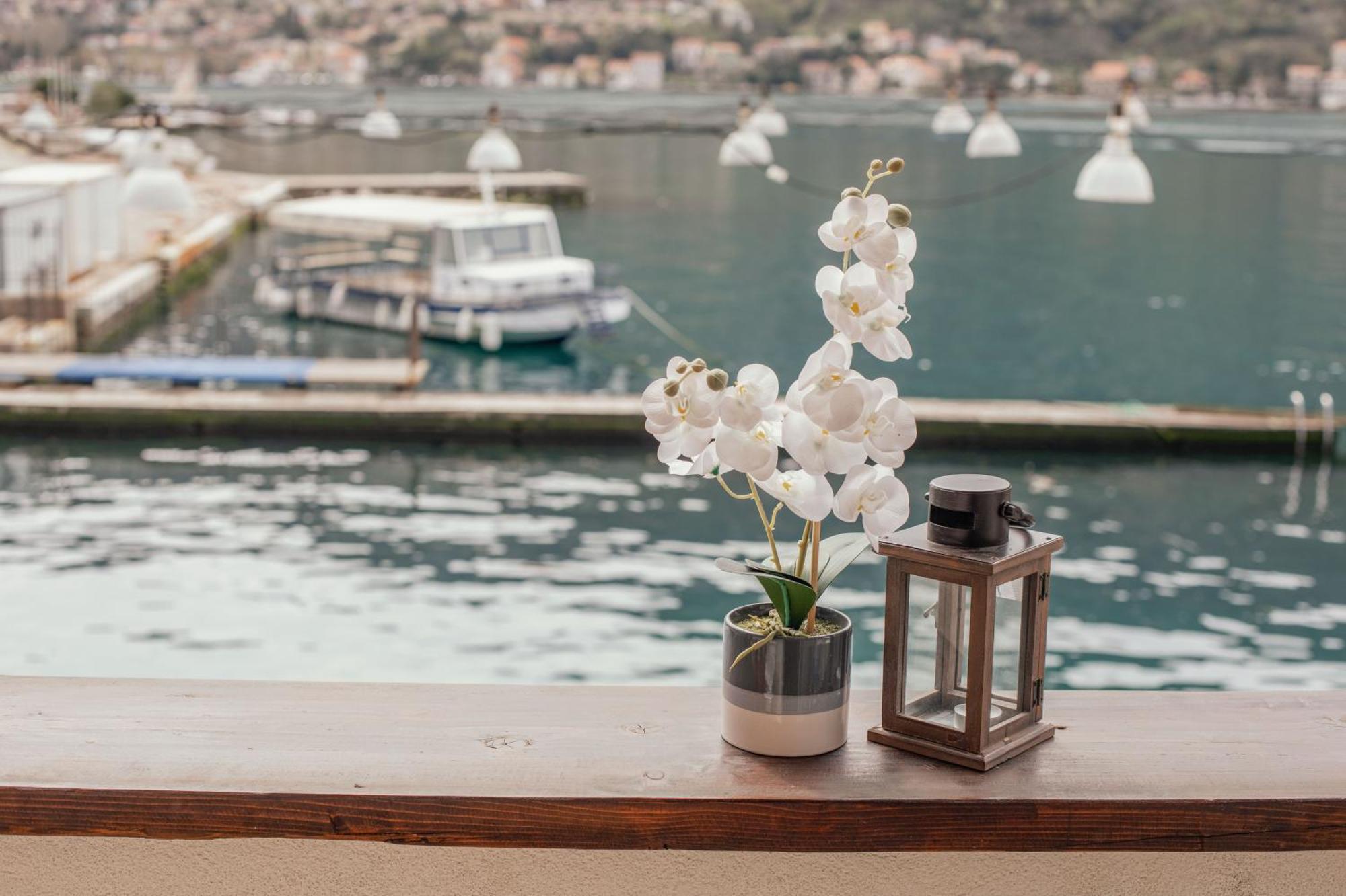 Step To Kotor Bay Guesthouse Exterior foto